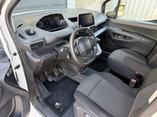 Peugeot Partner 1.2 PureTech 111PK Benzine Premium EMISSIE VRIJE ZONE/ Navigatiesysteem/cruise control/CarPlay ActivLease financial lease