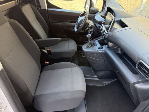 Peugeot Partner 1.2 PureTech 111PK Benzine Premium EMISSIE VRIJE ZONE/ Navigatiesysteem/cruise control/CarPlay ActivLease financial lease