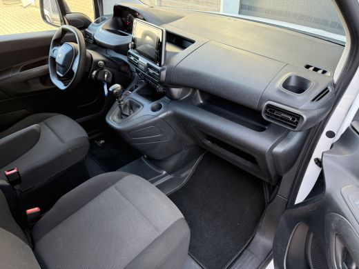 Peugeot Partner 1.2 PureTech 111PK Benzine Premium EMISSIE VRIJE ZONE/ Navigatiesysteem/cruise control/CarPlay ActivLease financial lease