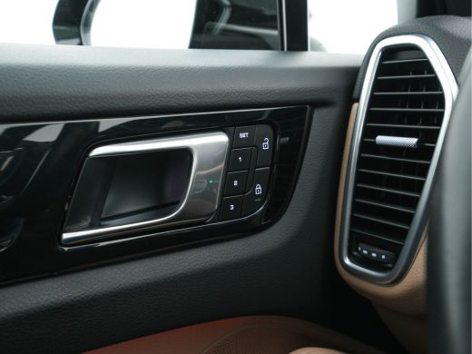 Porsche Cayenne 3.0 E-Hybrid Platinum Edition (INCL.BTW) *LUXURY-LEATHER | FULL-LED | MEMORY-PACK | BLIND-SPOT | ... ActivLease financial lease