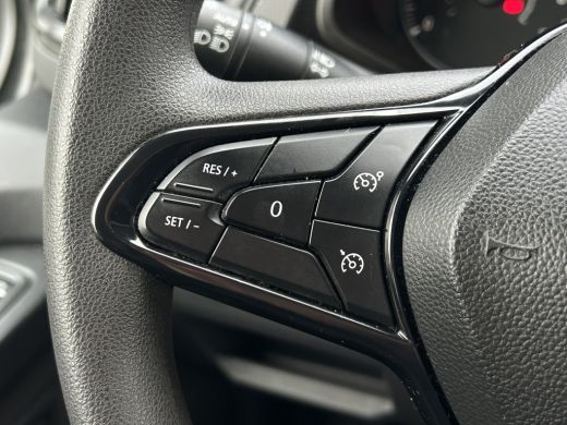 Renault Trafic 2.0 dCi / L2H1 / DUBBEL CABINE / 6-PERSOONS DUBBELE CABINE / AIRCO / CRUISE / NAVI / BLUETOOTH / ... ActivLease financial lease