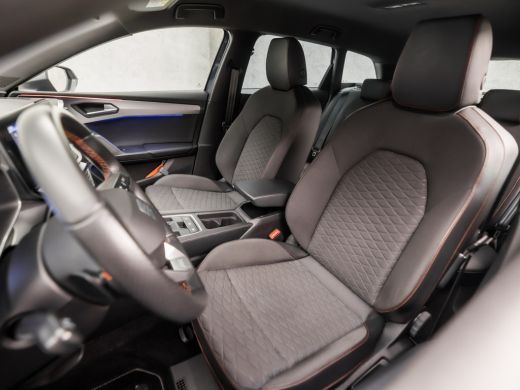 Seat Leon 1.5 TSI FR Sport 150Pk Automaat (APPLE CARPLAY, GROOT NAVI, ADAPTIVE CRUISE, SPORTSTOELEN, ZWART ... ActivLease financial lease