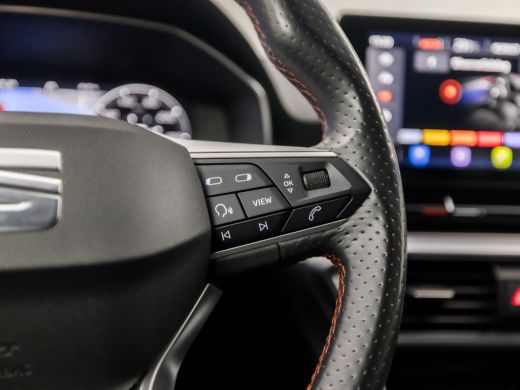 Seat Leon 1.5 TSI FR Sport 150Pk Automaat (APPLE CARPLAY, GROOT NAVI, ADAPTIVE CRUISE, SPORTSTOELEN, ZWART ... ActivLease financial lease