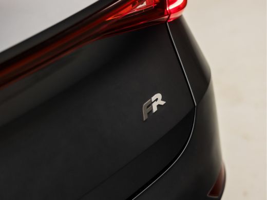 Seat Leon 1.5 TSI FR Sport 150Pk Automaat (APPLE CARPLAY, GROOT NAVI, ADAPTIVE CRUISE, SPORTSTOELEN, ZWART ... ActivLease financial lease