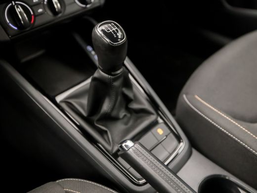 Skoda Kamiq 1.0 TSI Sport (APPLE CARPLAY, CRUISE, LED KOPLAMPEN, SPORTSTOELEN, LANE ASSIST, ARMSTEUN, BLUETOO... ActivLease financial lease