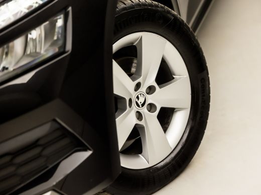 Skoda Kamiq 1.0 TSI Sport (APPLE CARPLAY, CRUISE, LED KOPLAMPEN, SPORTSTOELEN, LANE ASSIST, ARMSTEUN, BLUETOO... ActivLease financial lease