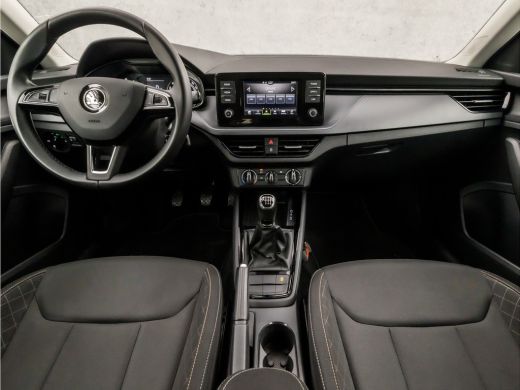 Skoda Kamiq 1.0 TSI Sport (APPLE CARPLAY, CRUISE, LED KOPLAMPEN, SPORTSTOELEN, LANE ASSIST, ARMSTEUN, BLUETOO... ActivLease financial lease