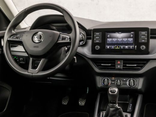 Skoda Kamiq 1.0 TSI Sport (APPLE CARPLAY, CRUISE, LED KOPLAMPEN, SPORTSTOELEN, LANE ASSIST, ARMSTEUN, BLUETOO... ActivLease financial lease