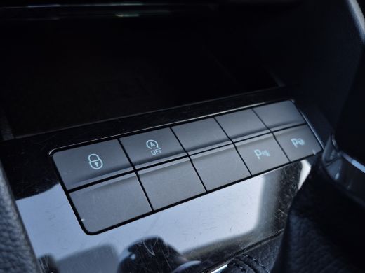 Skoda Octavia Combi 1.5 TSI Greentech Business Edition Plus Trekhaak | LED | Keyless | Stoelverwarming | Parkee... ActivLease financial lease