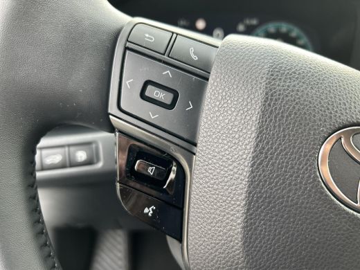 Toyota C-HR 1.8 Hybrid 140 First Edition (Rondom zicht camera - Parkeerassistent) ActivLease financial lease