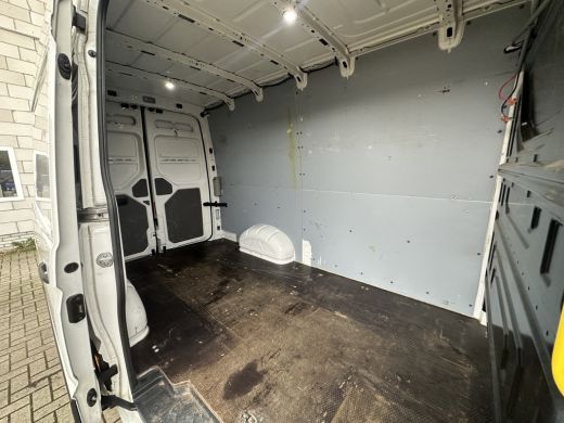 Volkswagen Crafter 2.0 TDI 140PK EURO6 L3H3 Trekhaak/cruise/control/app Connect/navi ActivLease financial lease