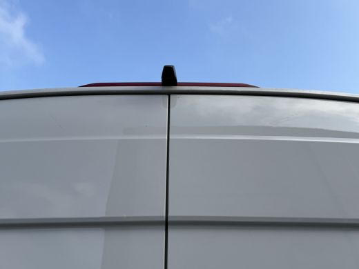 Volkswagen Crafter 35 2.0 TDI 140PK automaat L3H3 EURO6 Achteruitrijcamera/trekhaak/cruise control ActivLease financial lease