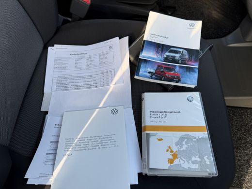 Volkswagen Crafter 35 2.0 TDI 140PK automaat L3H3 EURO6 Achteruitrijcamera/trekhaak/cruise control ActivLease financial lease