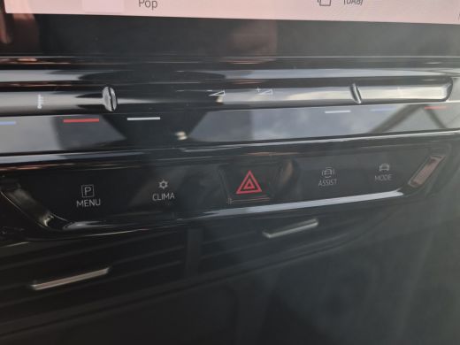 Volkswagen ID.3 First Plus 58 kWh Matrix LED | Stuur + Stoelverwarming | Keyless | Adaptive CC | Full map navigat... ActivLease financial lease