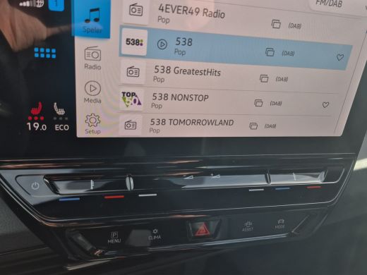Volkswagen ID.3 First Plus 58 kWh Matrix LED | Stuur + Stoelverwarming | Keyless | Adaptive CC | Full map navigat... ActivLease financial lease