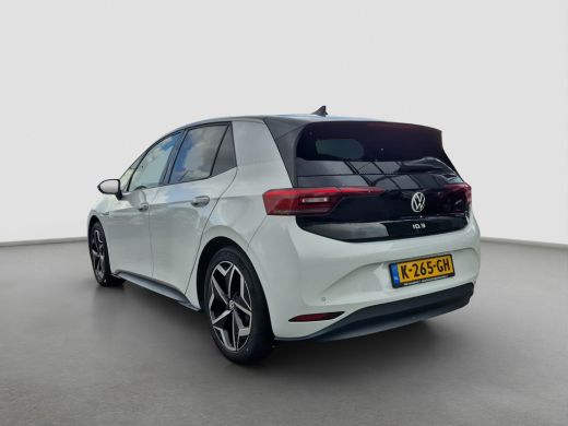 Volkswagen ID.3 First Plus 58 kWh Matrix LED | Stuur + Stoelverwarming | Keyless | Adaptive CC | Full map navigat... ActivLease financial lease