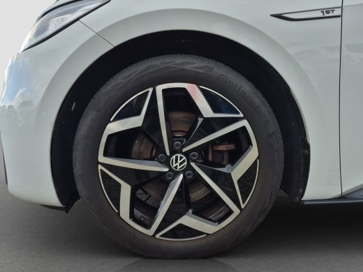 Volkswagen ID.3 First Plus 58 kWh Matrix LED | Stuur + Stoelverwarming | Keyless | Adaptive CC | Full map navigat... ActivLease financial lease