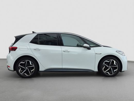 Volkswagen ID.3 First Plus 58 kWh Matrix LED | Stuur + Stoelverwarming | Keyless | Adaptive CC | Full map navigat... ActivLease financial lease