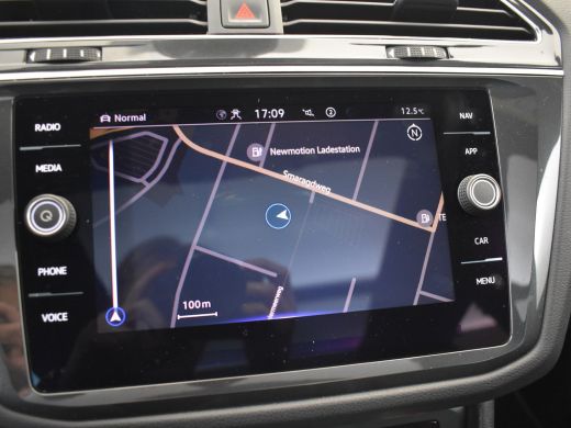 Volkswagen Tiguan 1.4 TSI eHybrid R-Line Business+ l Lederen stoelen incl Memory l Panoramadak l Side Assist l Matr... ActivLease financial lease