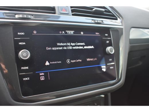 Volkswagen Tiguan 1.5 TSI 150PK DSG-7 Elegance | TREKHAAK | APP. CONNECT | STOELVERWARMING | CAMERA. ACHTER | LED ActivLease financial lease