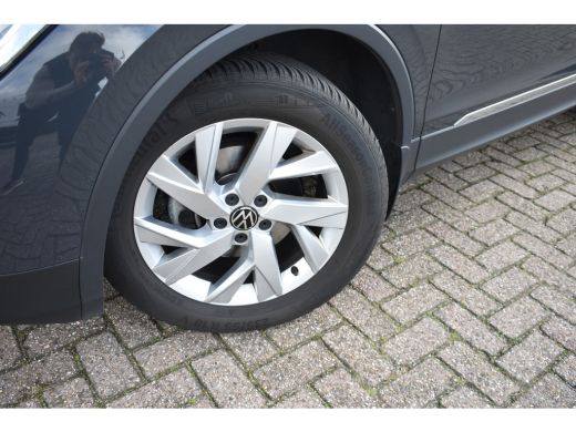 Volkswagen Tiguan 1.5 TSI 150PK DSG-7 Elegance | TREKHAAK | APP. CONNECT | STOELVERWARMING | CAMERA. ACHTER | LED ActivLease financial lease