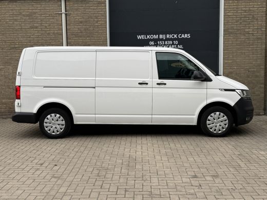 Volkswagen Transporter 2.0 TDI 110PK EURO6 L2H1 28 Cruise control/trekhaak/navi ActivLease financial lease