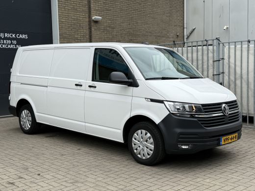 Volkswagen Transporter 2.0 TDI 110PK EURO6 L2H1 28 Cruise control/trekhaak/navi ActivLease financial lease