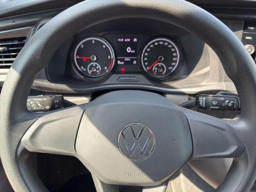 Volkswagen Transporter 2.0 TDI 110PK EURO6 L2H1 28 Cruise control/trekhaak/navi ActivLease financial lease