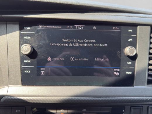 Volkswagen Transporter 2.0 TDI 110PK EURO6 L2H1 28 Cruise control/trekhaak/navi ActivLease financial lease