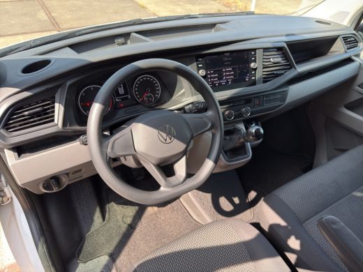 Volkswagen Transporter 2.0 TDI 110PK EURO6 L2H1 28 Cruise control/trekhaak/navi ActivLease financial lease