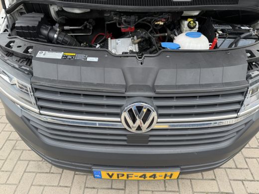 Volkswagen Transporter 2.0 TDI 110PK EURO6 L2H1 28 Cruise control/trekhaak/navi ActivLease financial lease