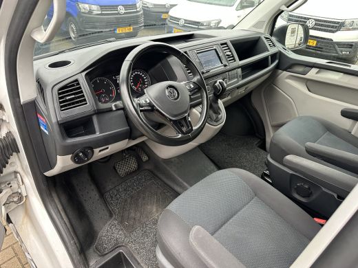 Volkswagen Transporter 2.0 TDI 150PK EURO6 L2H1 DC Automaat/dubbele cabine/navigatie ActivLease financial lease