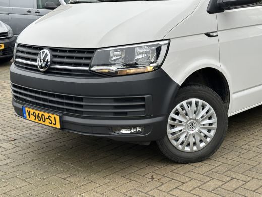 Volkswagen Transporter 2.0 TDI 150PK EURO6 L2H1 DC Automaat/dubbele cabine/navigatie ActivLease financial lease