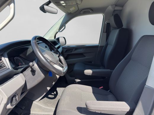 Volkswagen Transporter 2.0 TDI 150PK EURO6L2H1 32 Cruise control/navigatie systeem/trekhaak ActivLease financial lease