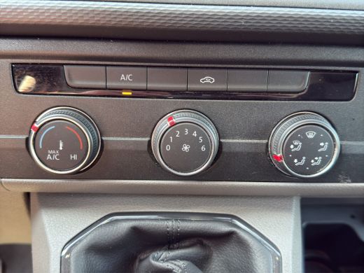 Volkswagen Transporter 2.0 TDI 150PK EURO6L2H1 32 Cruise control/navigatie systeem/trekhaak ActivLease financial lease