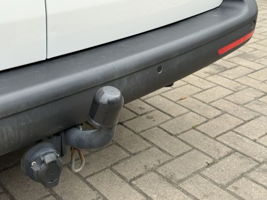 Volkswagen Transporter 2.0 TDI 150PK EURO6L2H1 32 Cruise control/navigatie systeem/trekhaak ActivLease financial lease