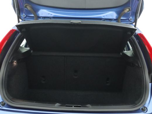 Volvo  V40 2.0 T2 R-Design | Panorama dag | Camera | PDC | Elektrisch verstelbare stoel | Navi ActivLease financial lease