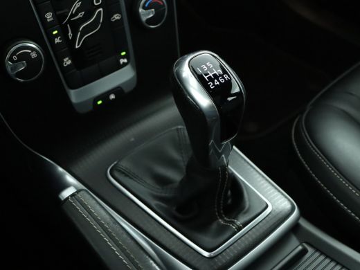 Volvo  V40 2.0 T2 R-Design | Panorama dag | Camera | PDC | Elektrisch verstelbare stoel | Navi ActivLease financial lease