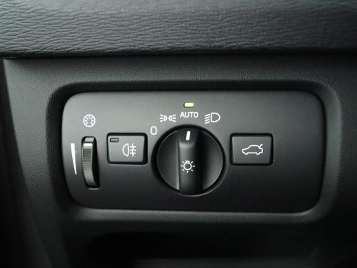 Volvo  V40 2.0 T2 R-Design | Panorama dag | Camera | PDC | Elektrisch verstelbare stoel | Navi ActivLease financial lease