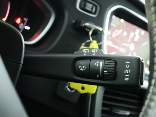 Volvo  V40 2.0 T2 R-Design | Panorama dag | Camera | PDC | Elektrisch verstelbare stoel | Navi ActivLease financial lease