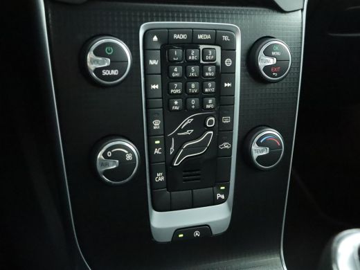 Volvo  V40 2.0 T2 R-Design | Panorama dag | Camera | PDC | Elektrisch verstelbare stoel | Navi ActivLease financial lease