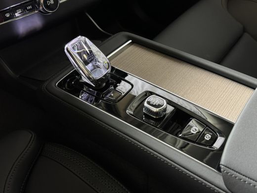 Volvo  XC90 2.0 T8 456 PK PHEV AWD 7P PLUS BRIGHT SCHUIFDAK 21''LMV STOEL/STUUR.VERW Plug-in hybrid 7PERS phev ActivLease financial lease