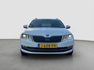 Skoda Octavia Combi 1.5 TSI Greentech Business Edition Plus Trekhaak | LED | Keyless | Stoelverwarming | Parkee...
