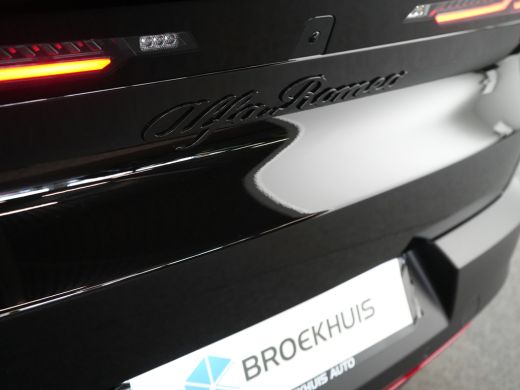 Alfa Romeo Junior Elettrica Speciale Automaat ActivLease financial lease