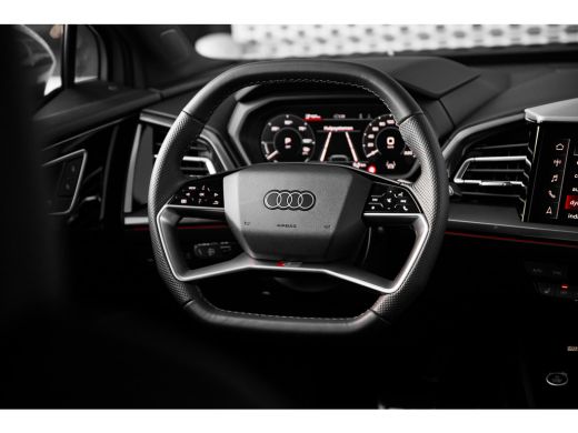 Audi Q4 e-tron S edition | Achterklep, automatisch bedienbaar | Achteruitrijcamera | Adaptive cruise control ActivLease financial lease