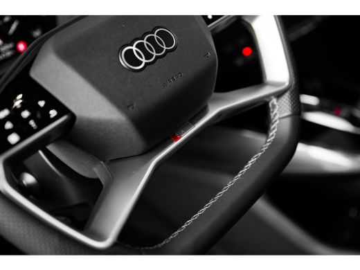 Audi Q4 e-tron S edition | Achterklep, automatisch bedienbaar | Achteruitrijcamera | Adaptive cruise control ActivLease financial lease