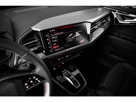 Audi Q4 e-tron S edition | Achterklep, automatisch bedienbaar | Achteruitrijcamera | Adaptive cruise control ActivLease financial lease