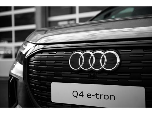 Audi Q4 e-tron S edition | Achterklep, automatisch bedienbaar | Achteruitrijcamera | Adaptive cruise control ActivLease financial lease