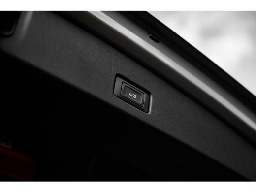 Audi Q4 e-tron S edition | Achterklep, automatisch bedienbaar | Achteruitrijcamera | Adaptive cruise control ActivLease financial lease