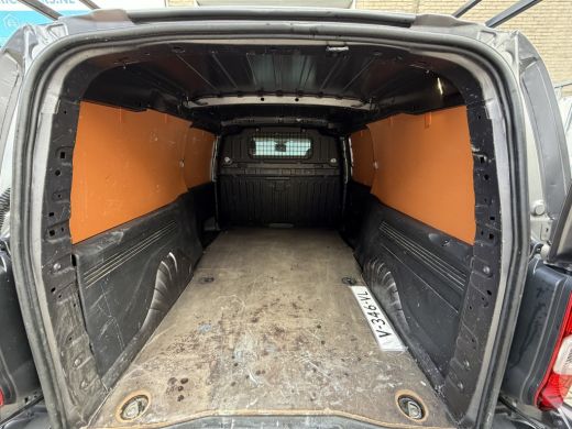 Citroën Berlingo 1.6 100PK EURO 6 BlueHDI Driver CarPlay/trekhaak/achteruitrijcamera ActivLease financial lease